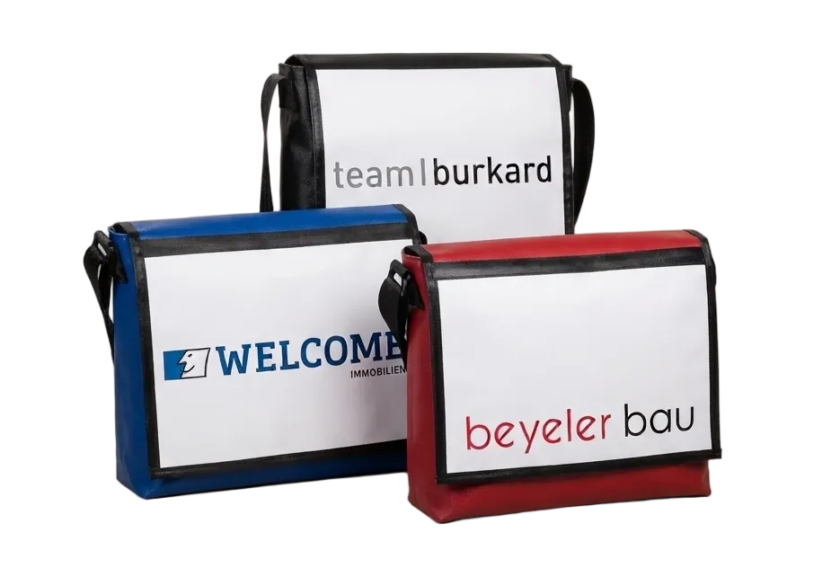 Business Bags mit Firmenlogos auf der Klappe